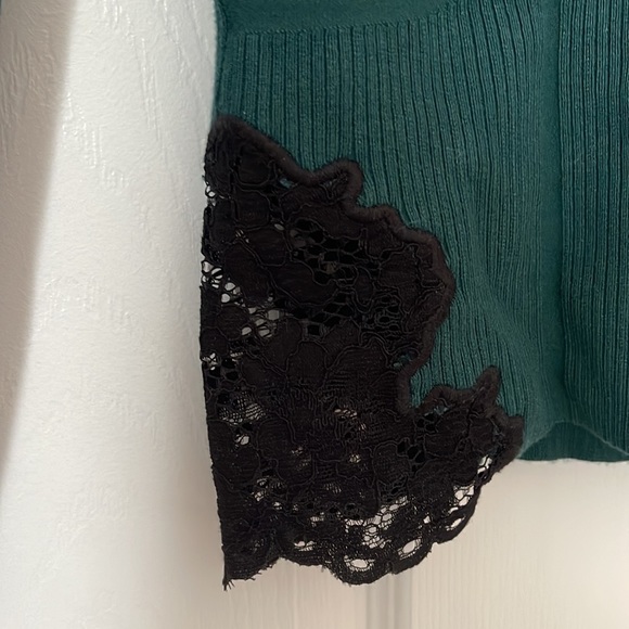 Express Body Contour Long Sleeve - Picture 3 of 4